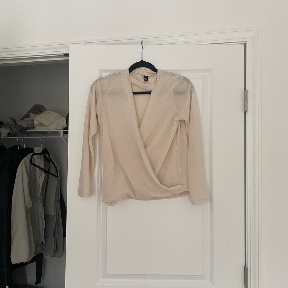 front twist top